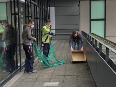 Rettungsaktion auf dem Dach des KMW Gebäudes